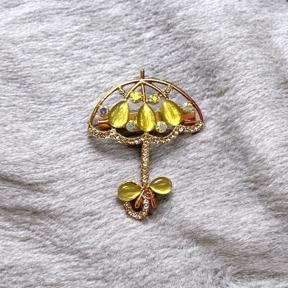 Green Moon Glow Stone Aurora Borealis Rhinestone Gold Tone Unbrella Brooc… - Picture 1 of 3